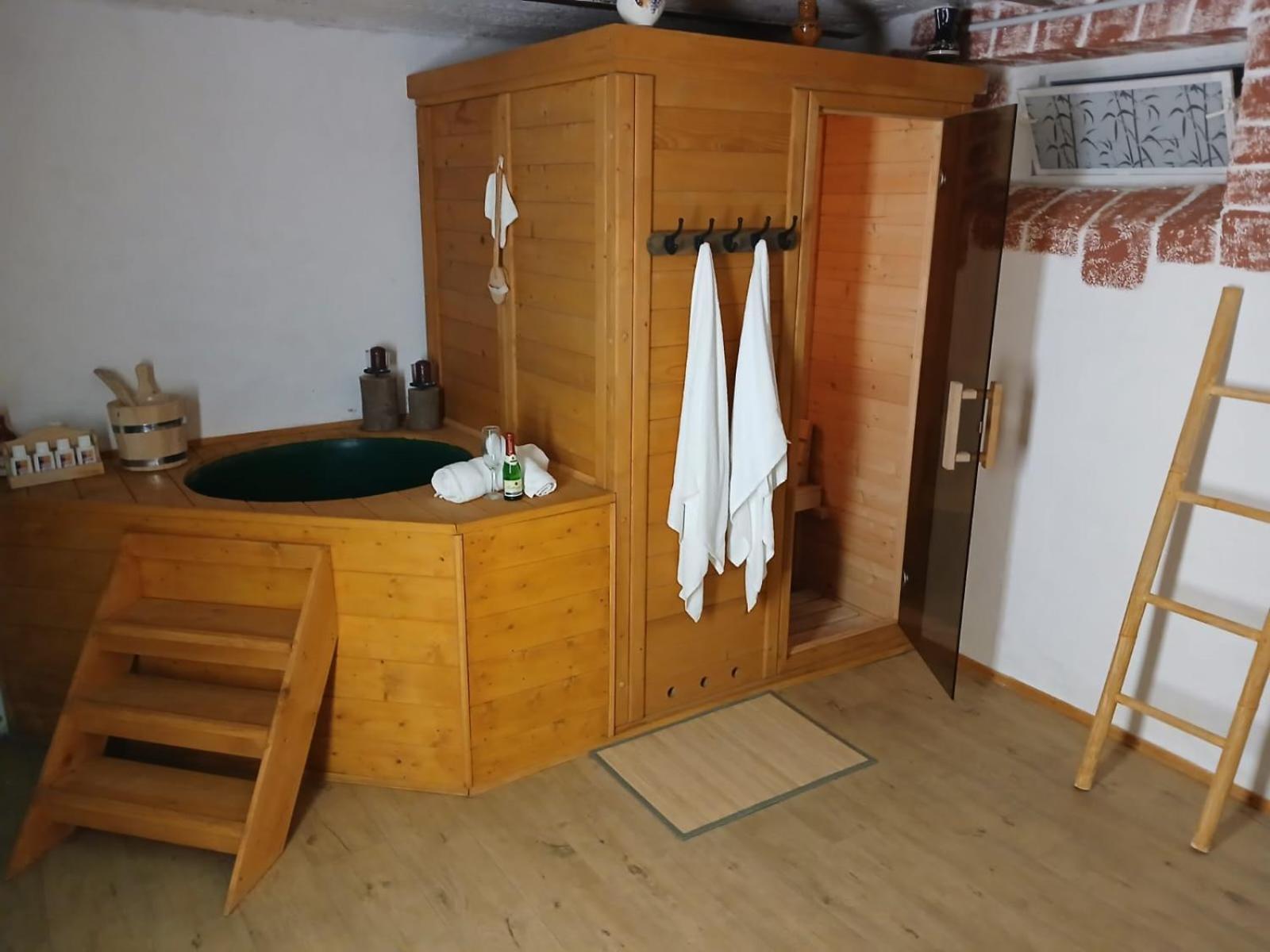 Familienfreundliches-Luxus-Bahnwaerterhaus Villa Schiltach Bagian luar foto
